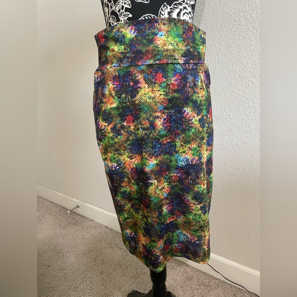 Skirt in great condition. Medium size